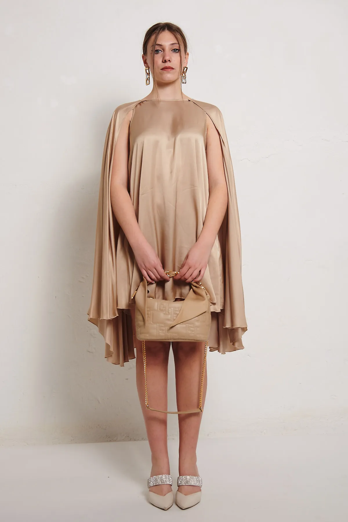 Aniye By Abito in raso nude ,con mantella, MARYS