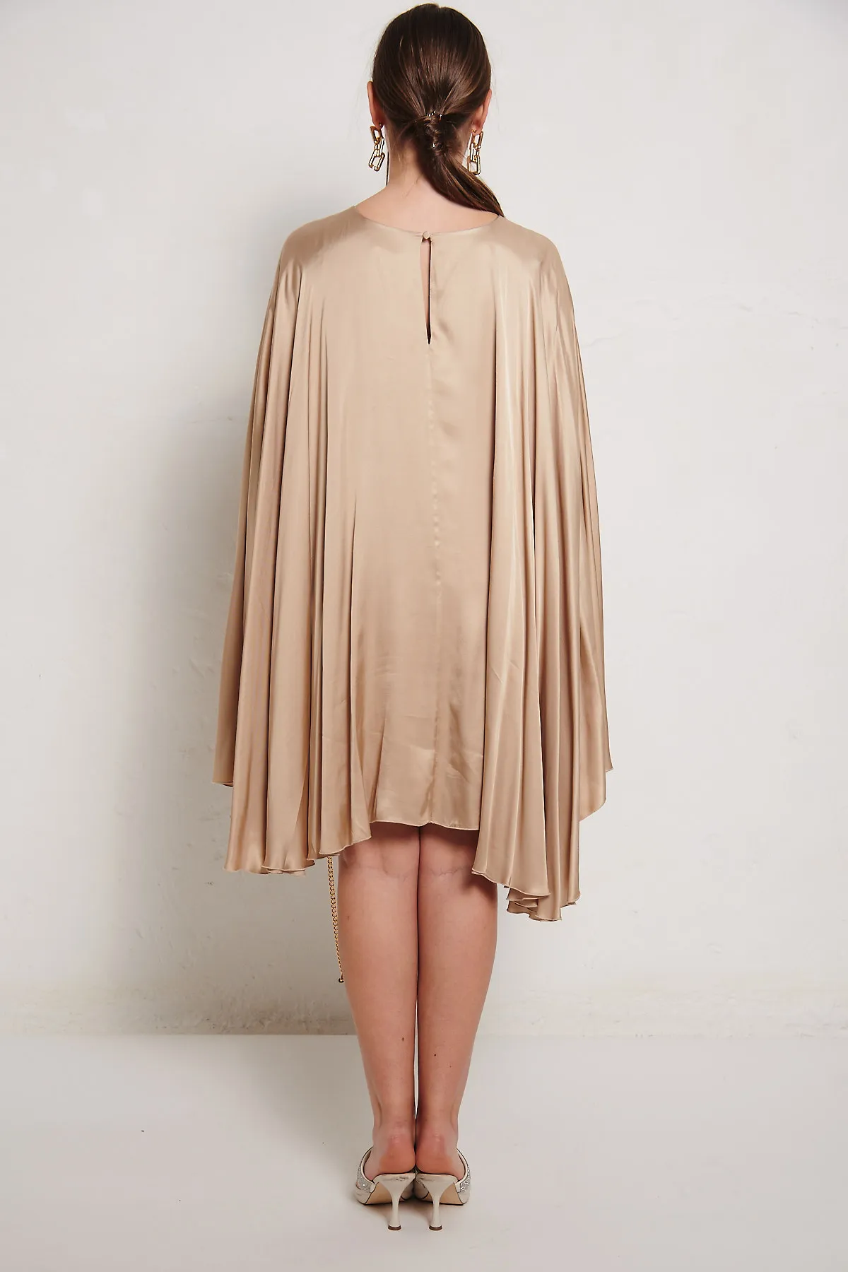 Aniye By Abito in raso nude ,con mantella, MARYS