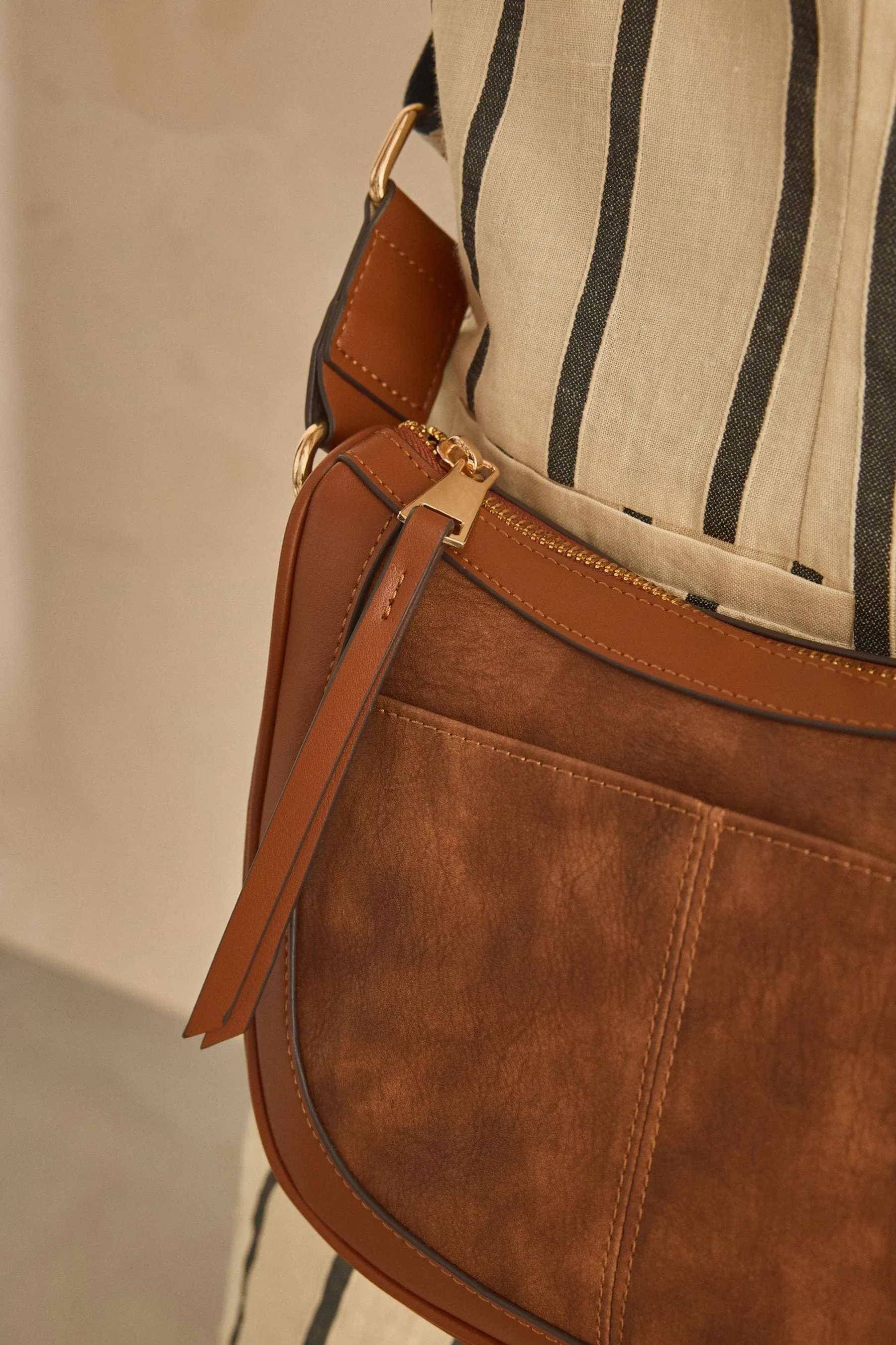 Borsa a bisaccia con tracolla