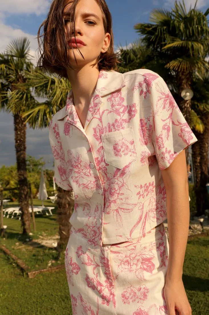 Camicia cropped fantasia floreale con maniche corte