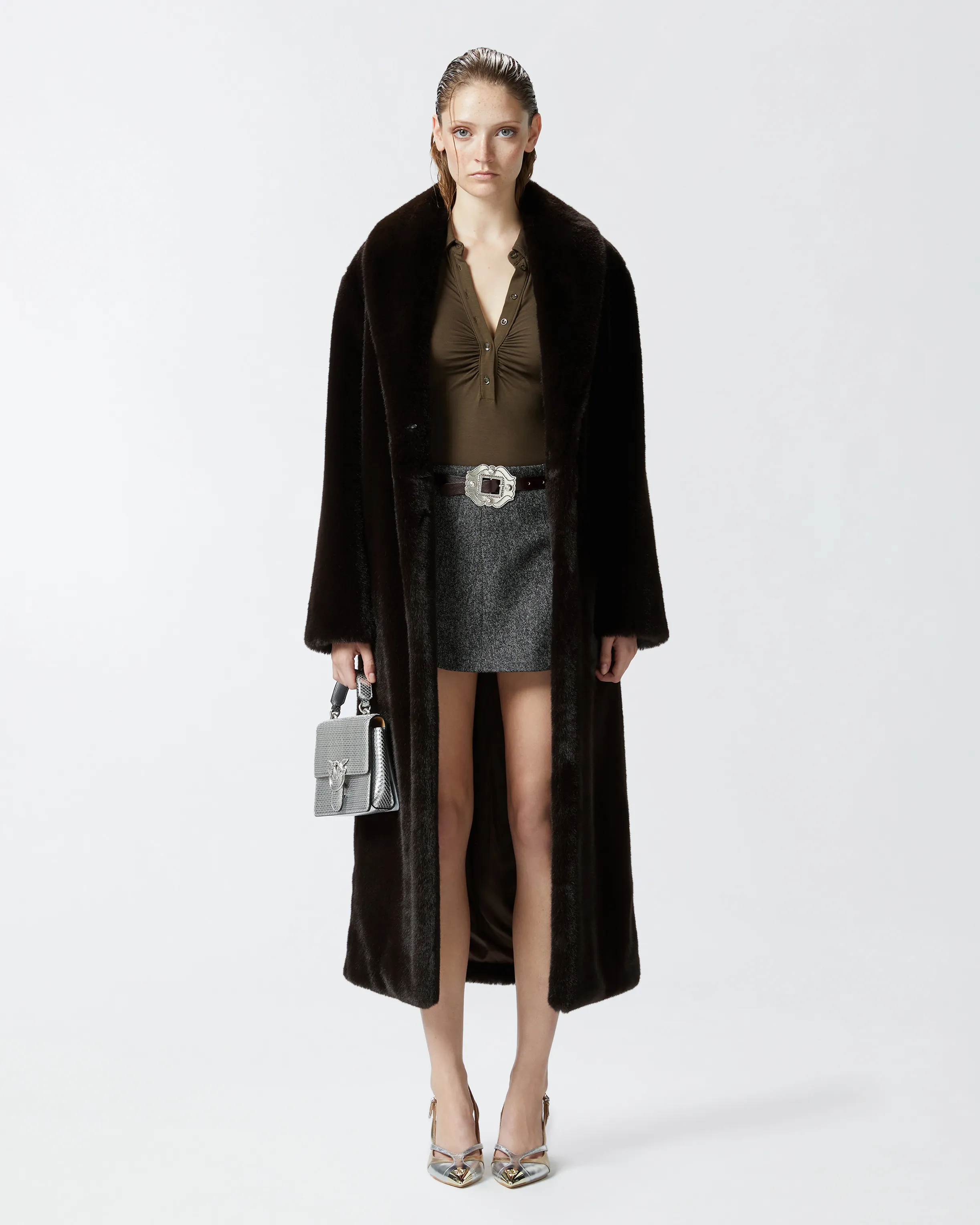  Cappotto lungo effetto pelliccia con cintura    