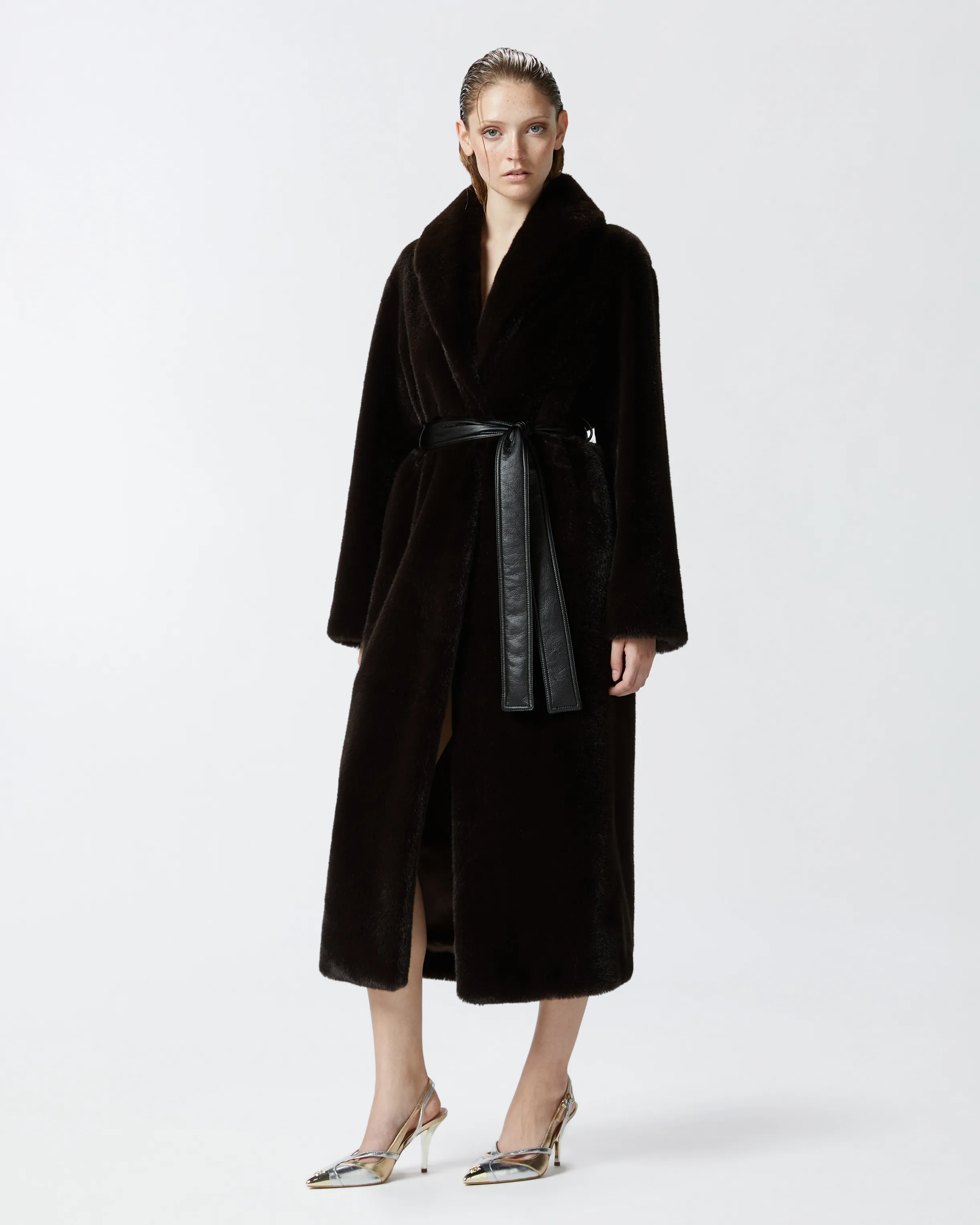  Cappotto lungo effetto pelliccia con cintura    