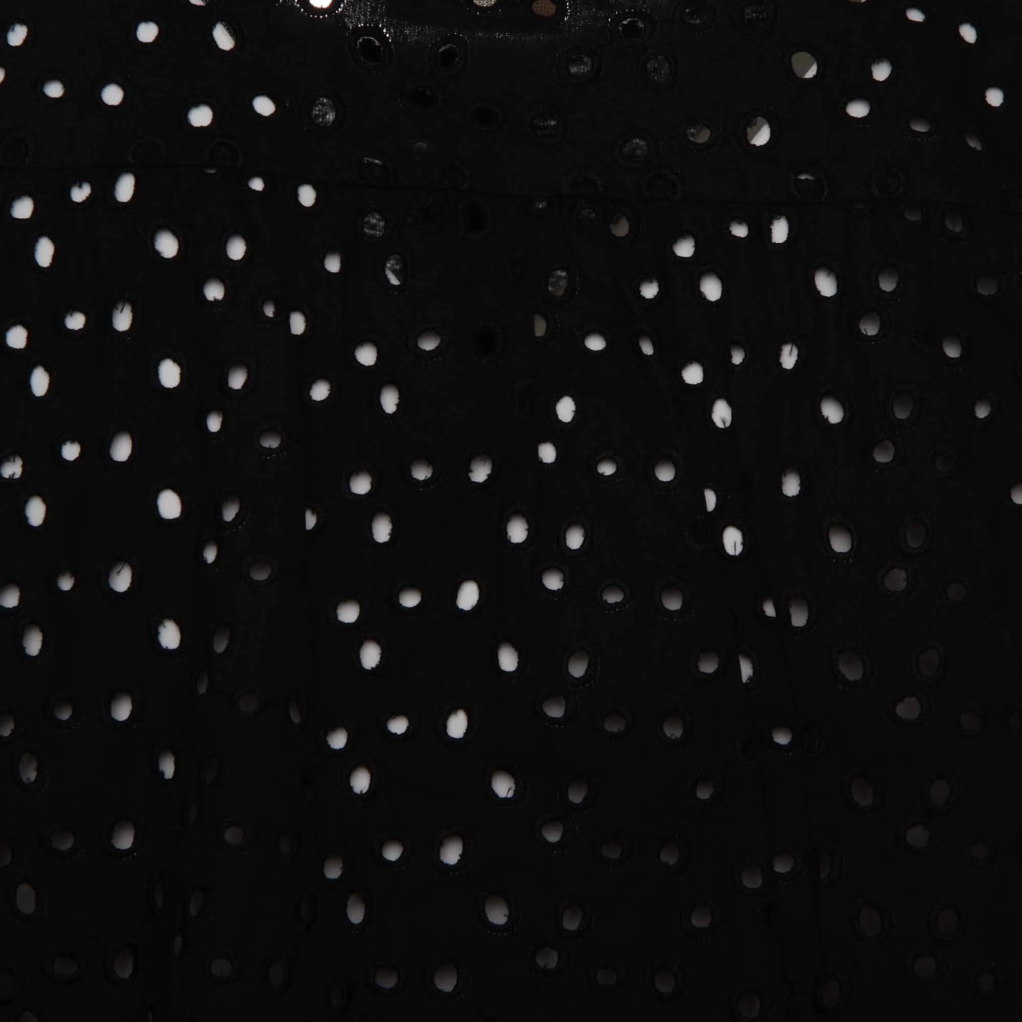 Cardigan Nero Con Fori Ricamati Sulla Schiena