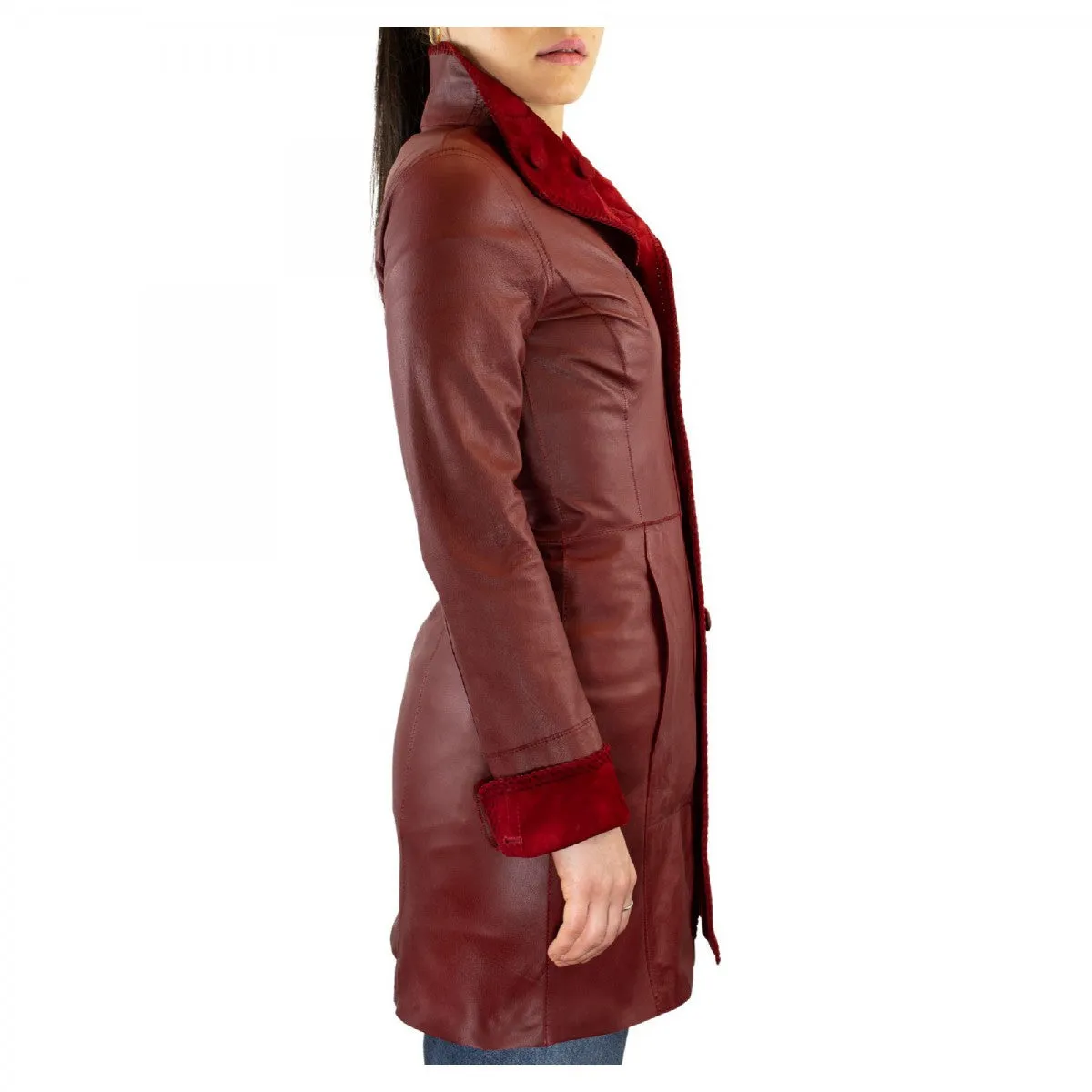 Giacca elegante reversibile da donna fatta a mano in pelle di renna e agnello rossa con bottoni