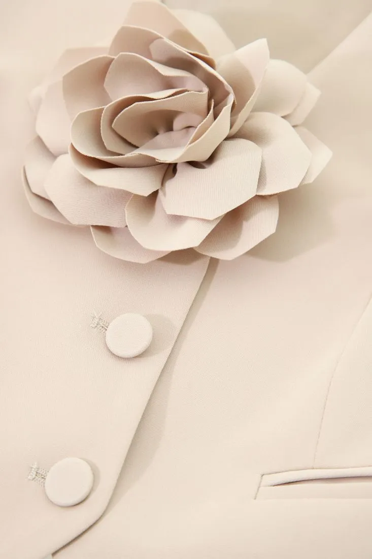 Gilet monopetto cropped con fiore applicato