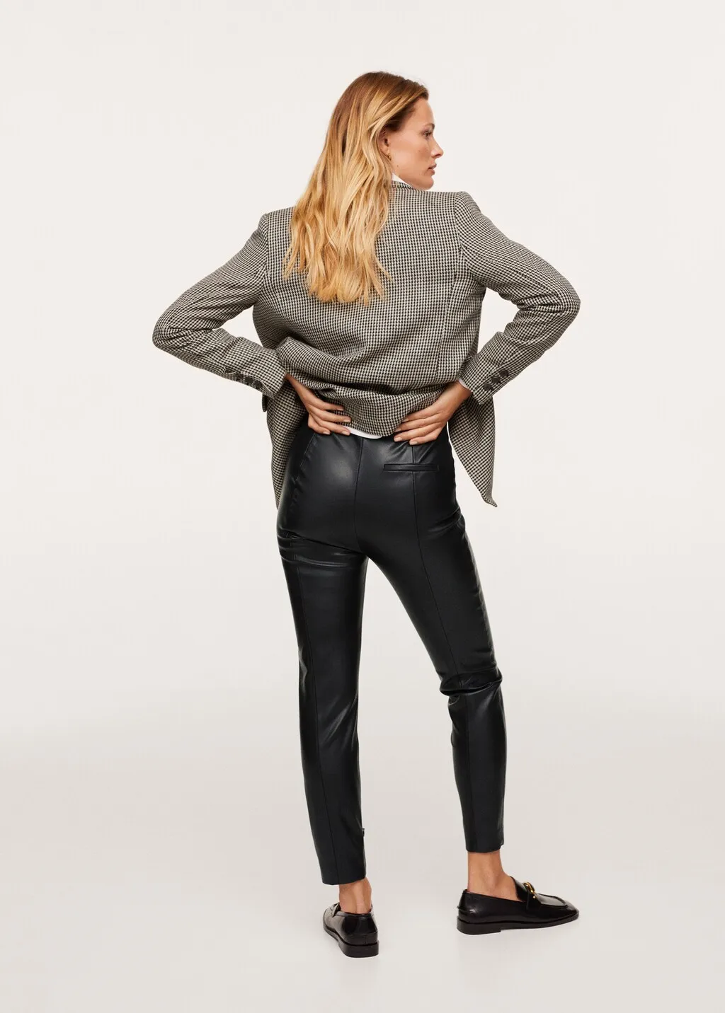 Leggings similpelle spacchi