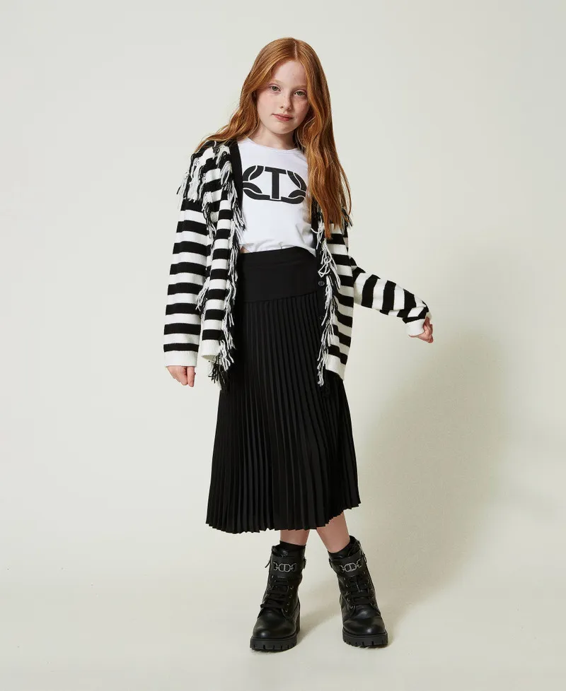 Maxi cardigan in maglia a righe con frange