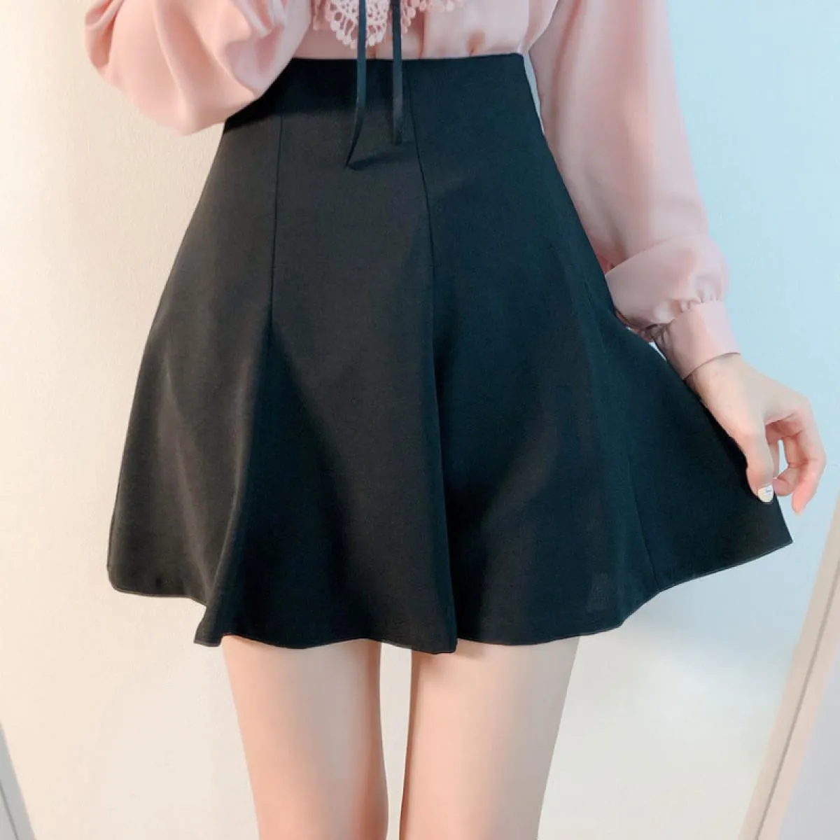 Minigonna nera stile donna Minigonna nera Minigonne donna