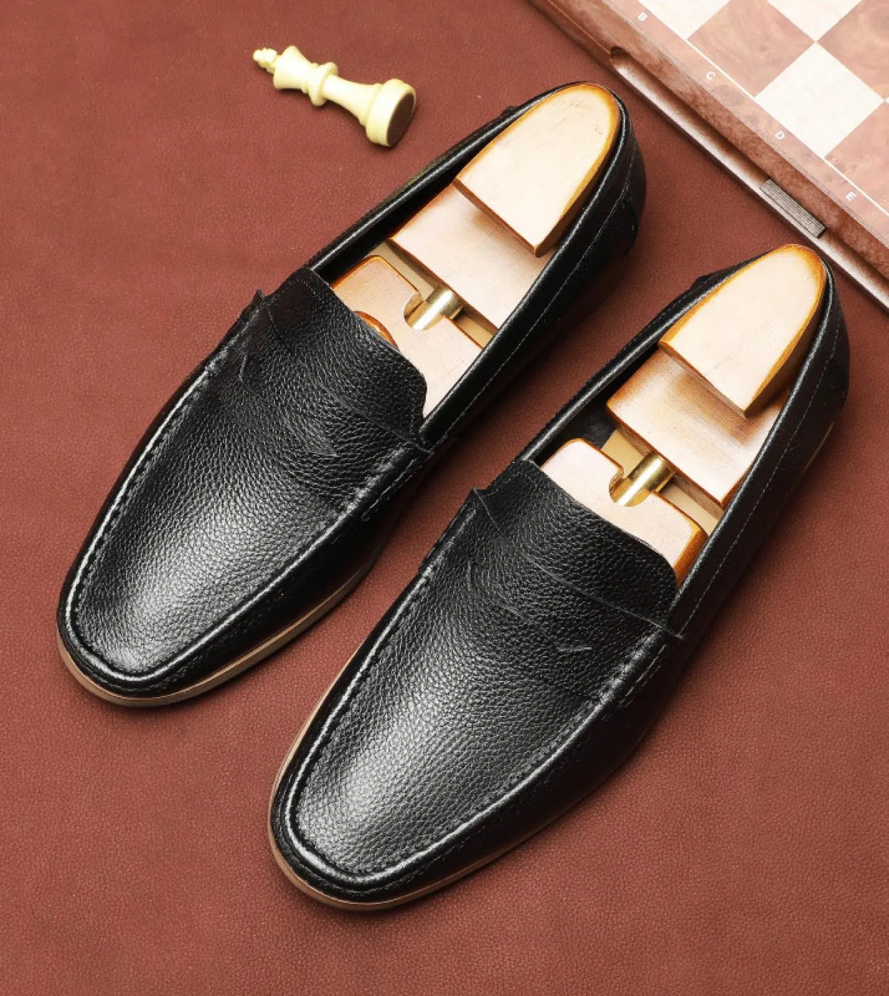 Mocassini da uomo casual Mocassini da uomo in pelle di mucca Mocassini da guida di lusso Classic Fashion Mens