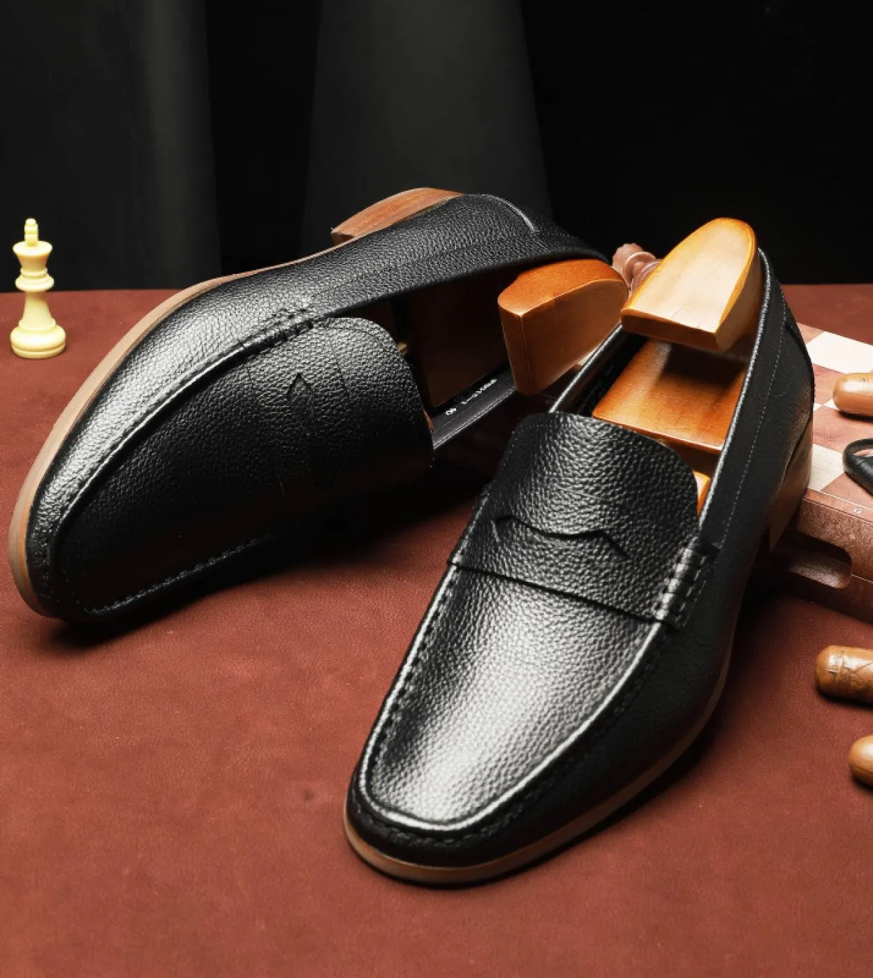 Mocassini da uomo casual Mocassini da uomo in pelle di mucca Mocassini da guida di lusso Classic Fashion Mens