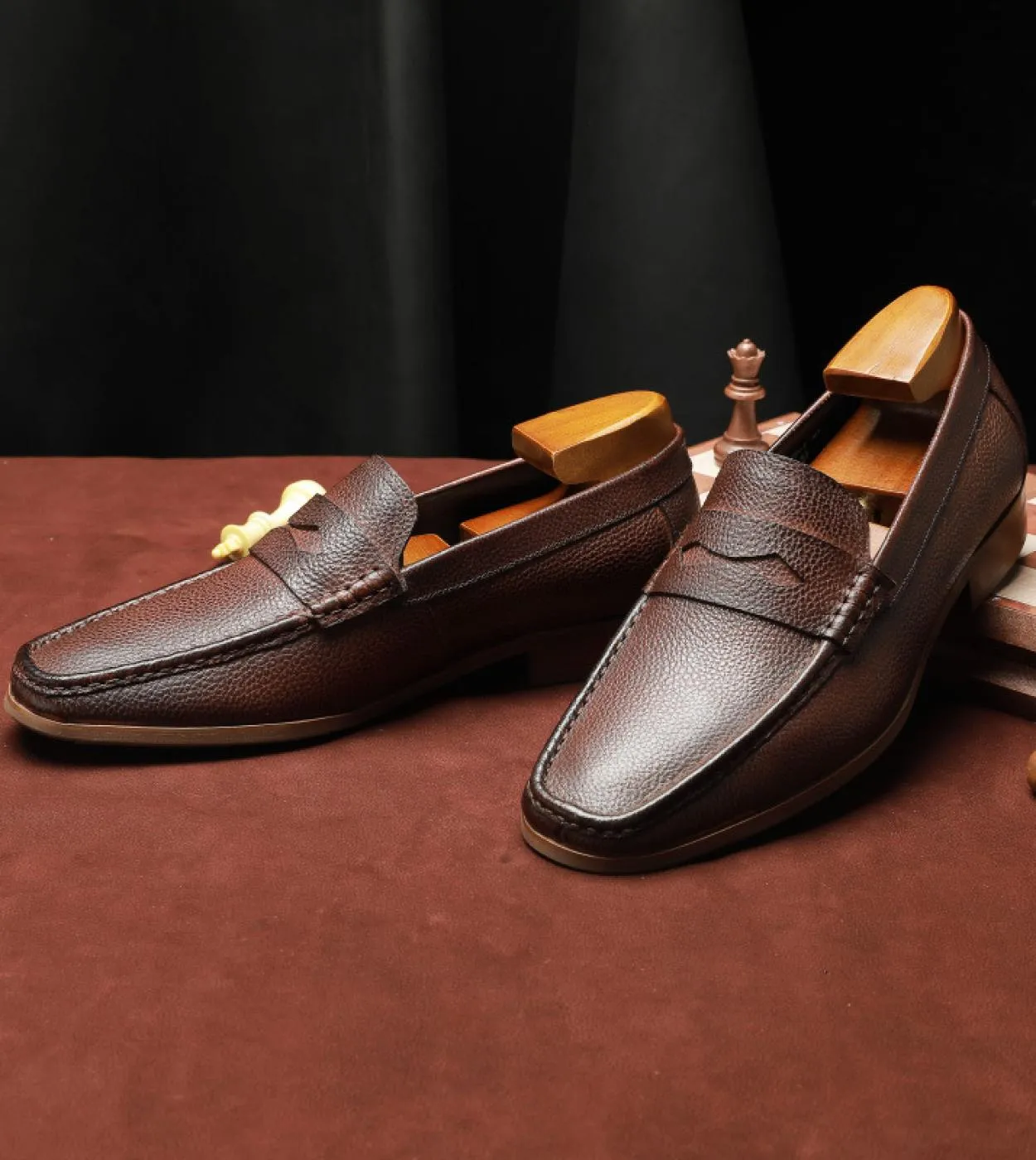Mocassini da uomo casual Mocassini da uomo in pelle di mucca Mocassini da guida di lusso Classic Fashion Mens