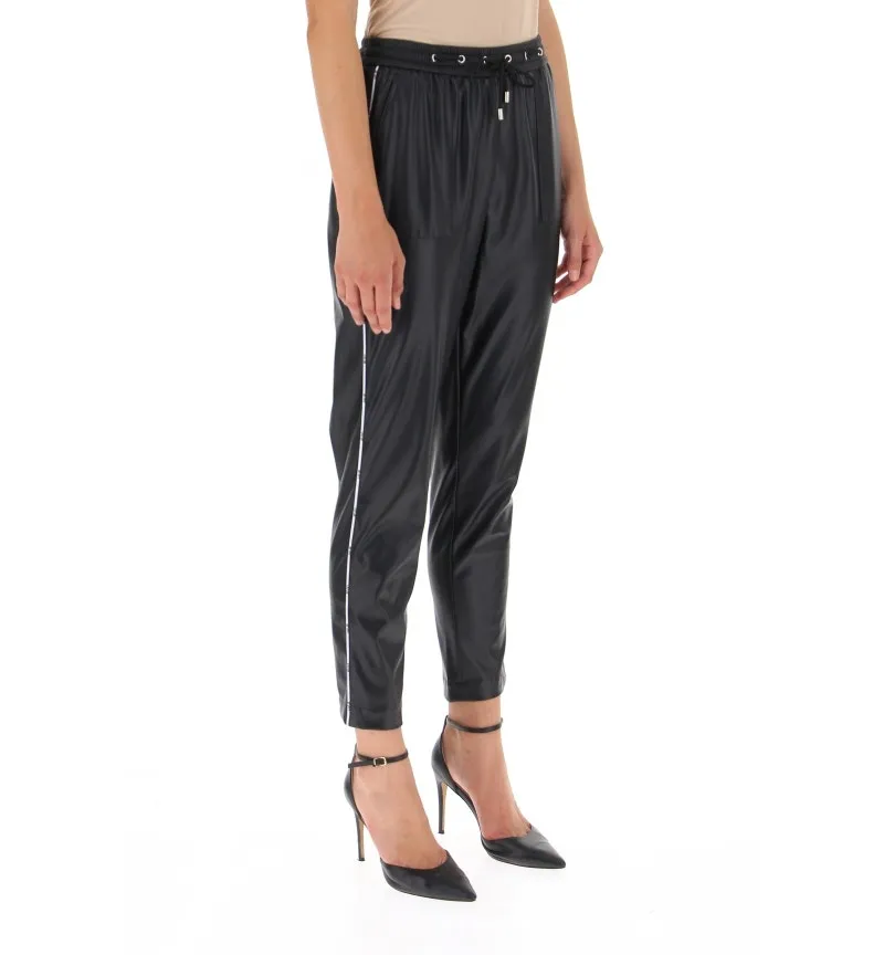 Pantaloni jogger