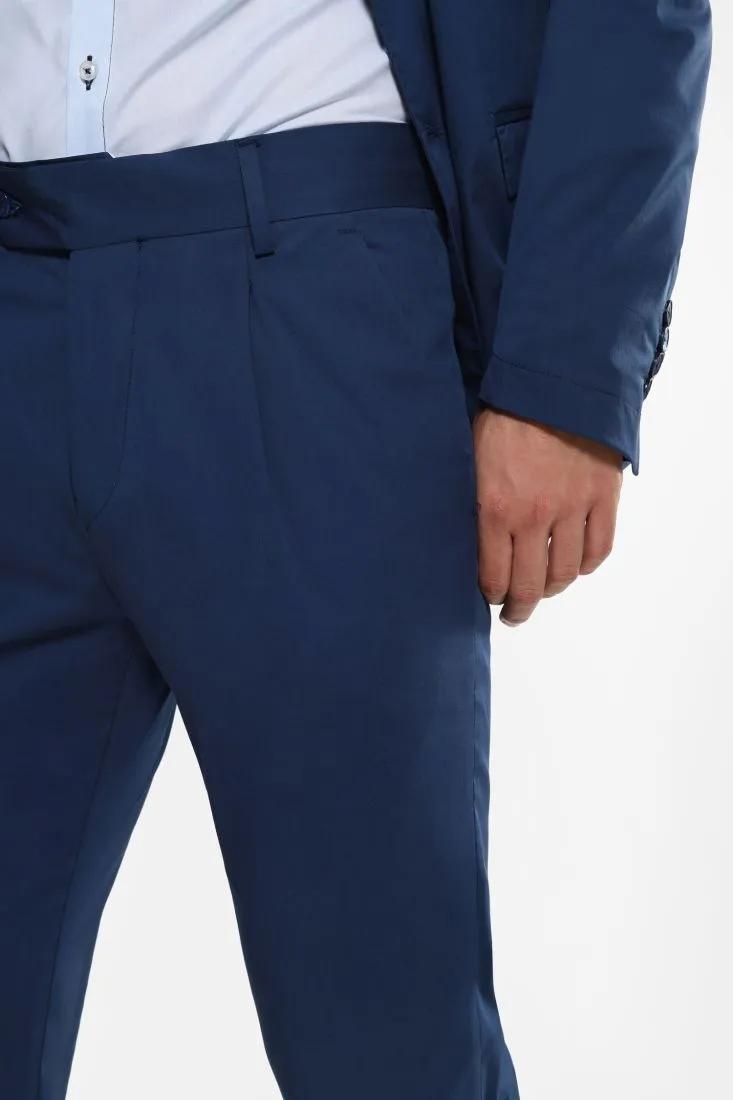 Pantaloni slim-fit con piega stirata e orlo inferiore risvoltato