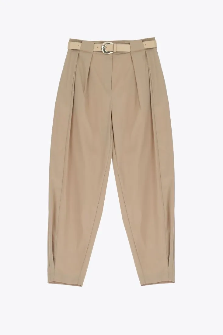 Pantaloni slim-fit con pinces e cintura