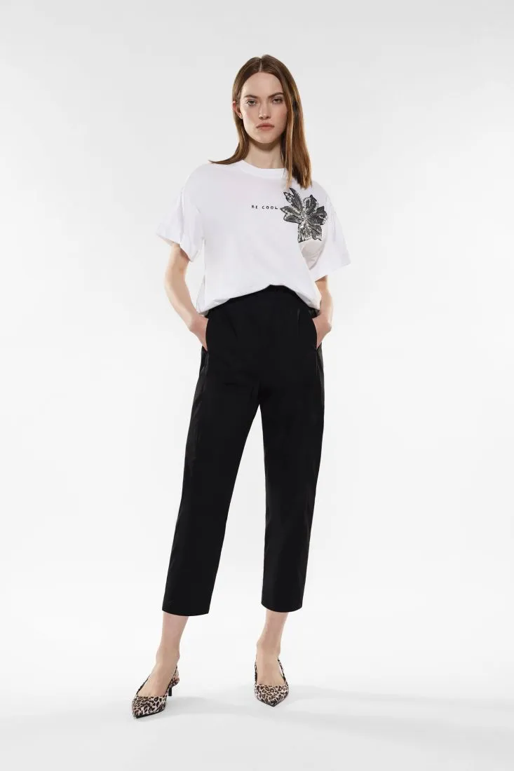 Pantaloni slim-fit cropped in puro cotone con tasche verticali