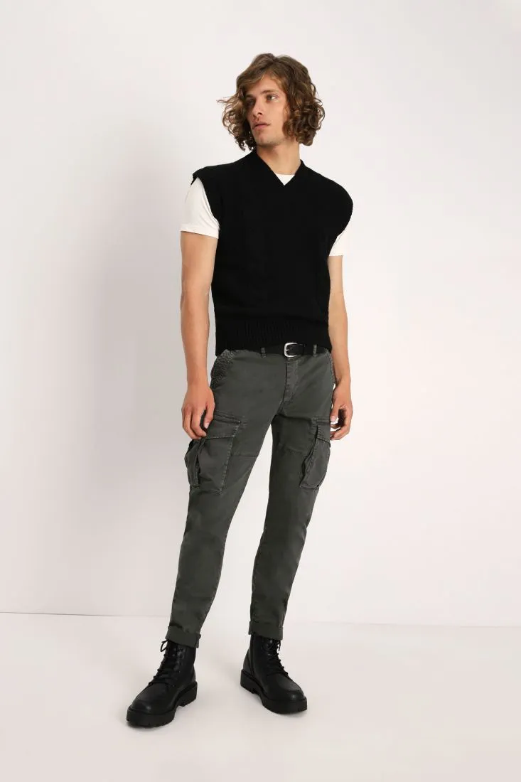 Pantaloni straight monocolour con tasche applicate