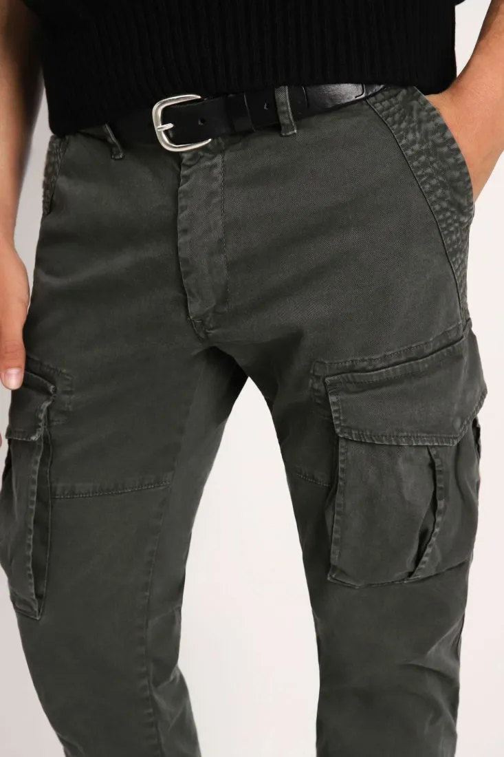 Pantaloni straight monocolour con tasche applicate