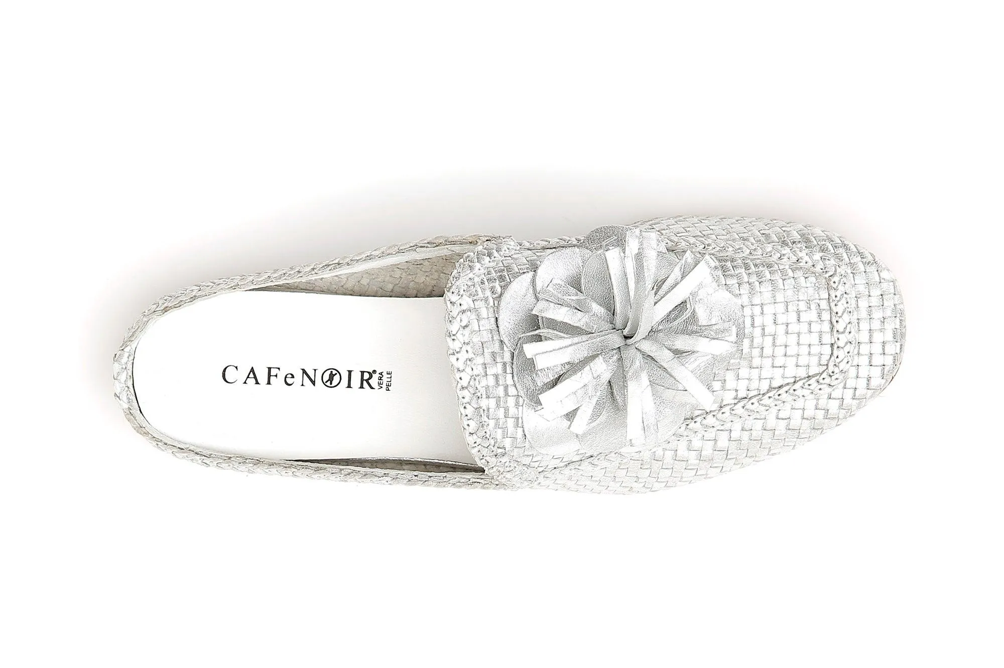 SABOT CON FIORE  TOMAIA INTRECCIATA IN CAPRA LAMINATA