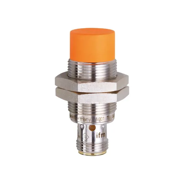 Sensore di prossimità Cilindro filettato ifm electronic, M18, rilevamento 12 mm, 10→30 V c.c.