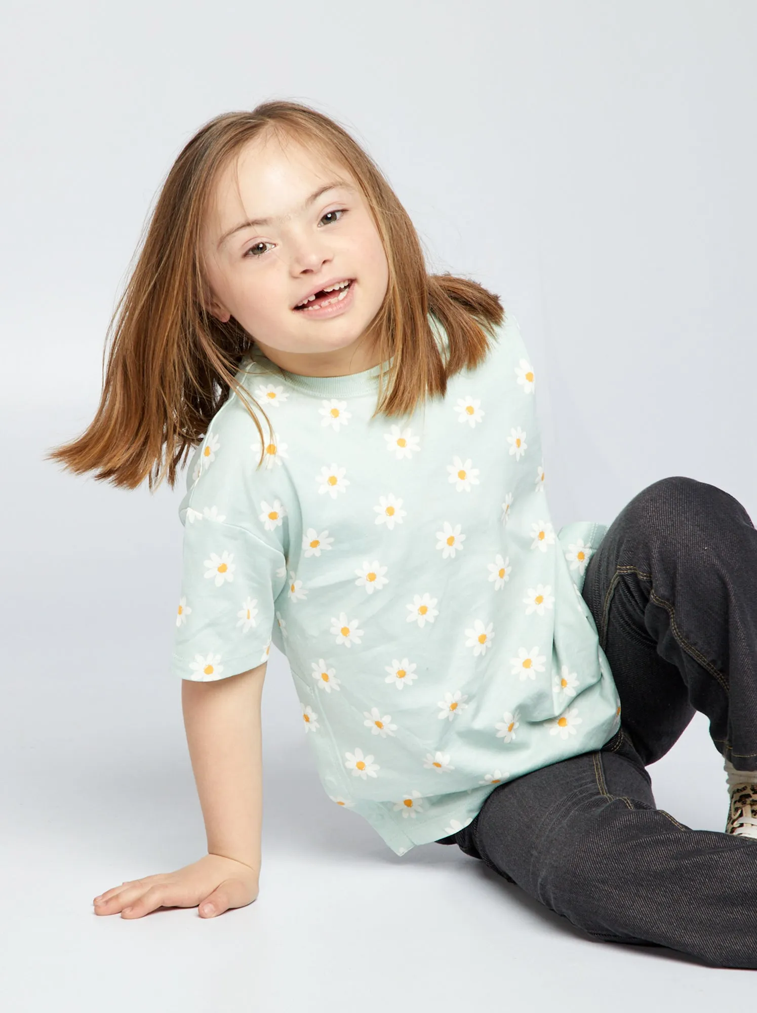 T-shirt adattiva con motivo 'fiori' - BIANCO